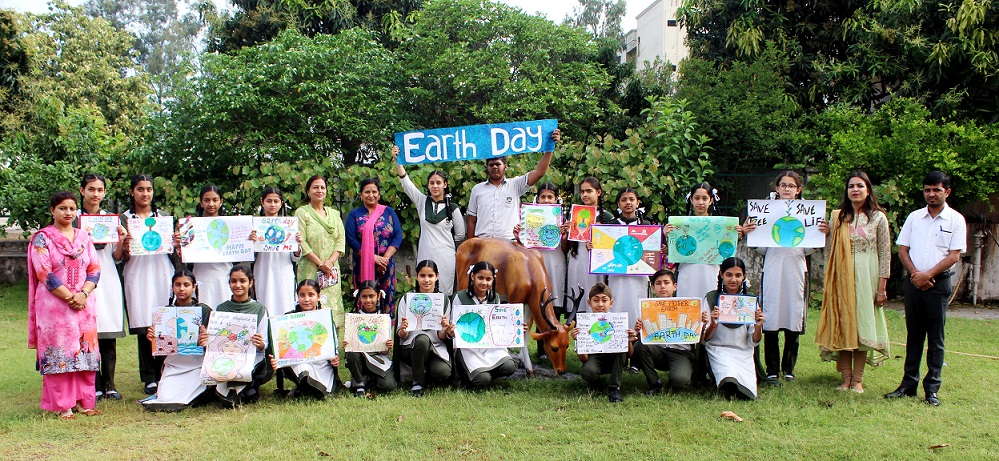“Earth Day Celebration”
STEPHENS INTERNATIONAL PUBLIC SCHOOL ORGANISES POSTER MAKING COMPETITION 